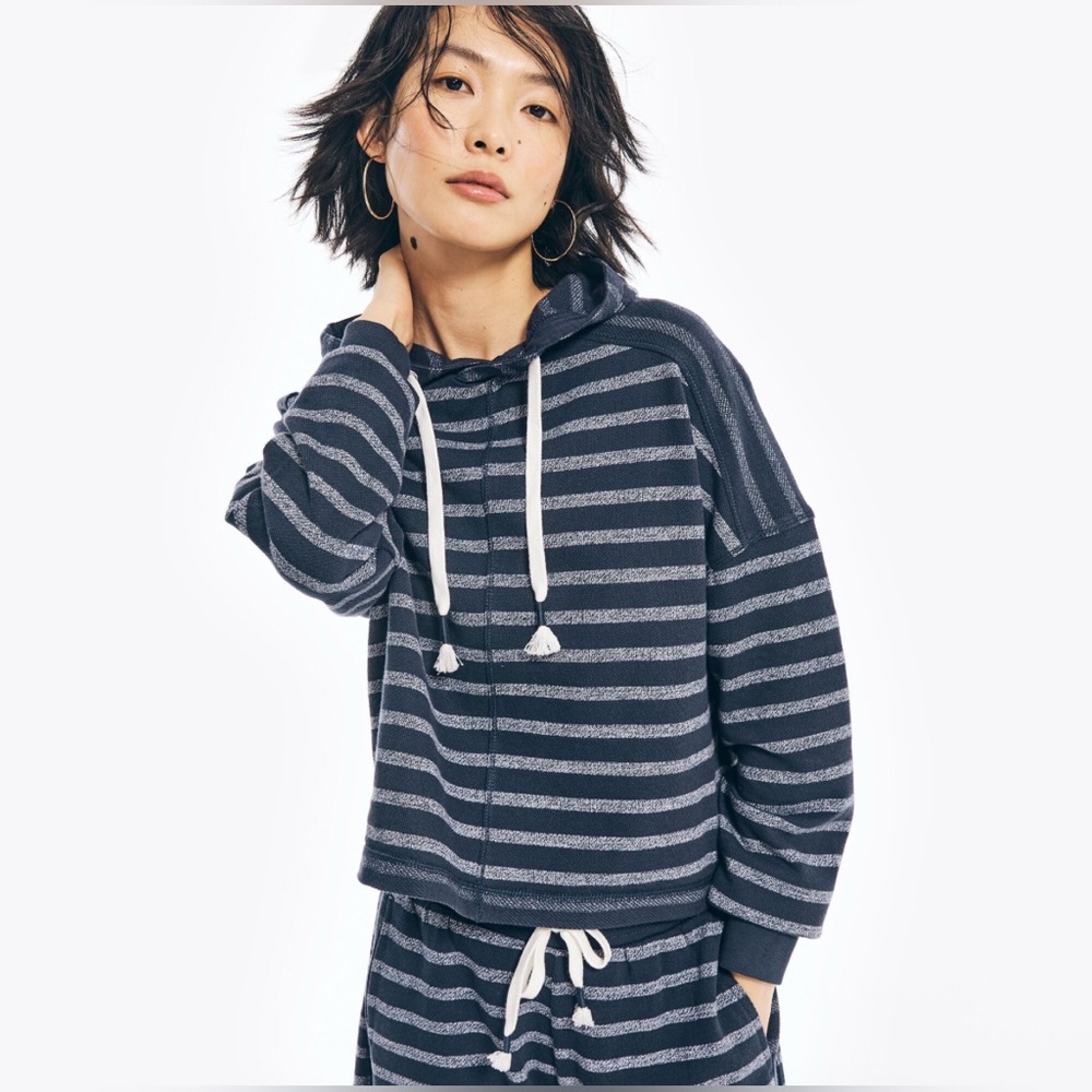 ⚓️ 🌊 Nautica Blue and Gray Striped Hoodie